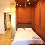 Deluxe Premium Old Town - Free Minibar شقة