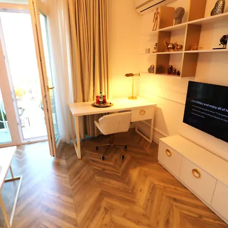 Deluxe Premium Old Town - Free Minibar Апартаменты *