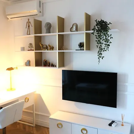 Deluxe Premium Old Town - Free Minibar Appartement Boekarest