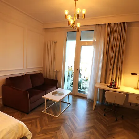 Deluxe Premium Old Town - Free Minibar * 布加勒斯特