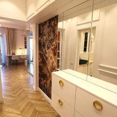 Apartment Deluxe Premium Old Town - Free Minibar *